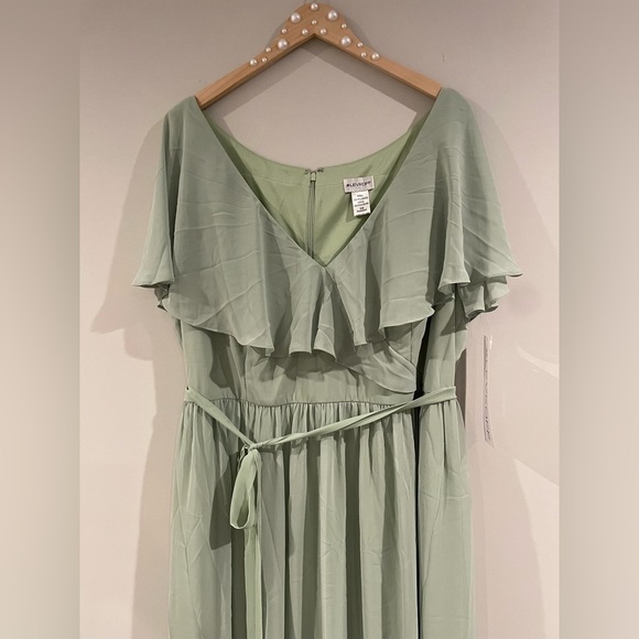 Bill Levkoff Chiffon Flutter Sleeve Bridesmaid Dress, Pistachio Green Formalwear - Picture 3 of 10